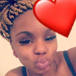 Meet your Posher, Carla